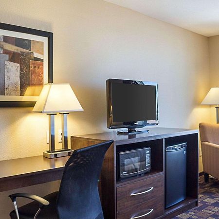 Quality Inn & Suites Minot Kültér fotó
