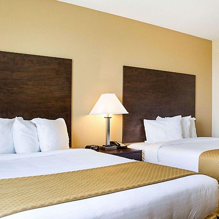 Quality Inn & Suites Minot Kültér fotó