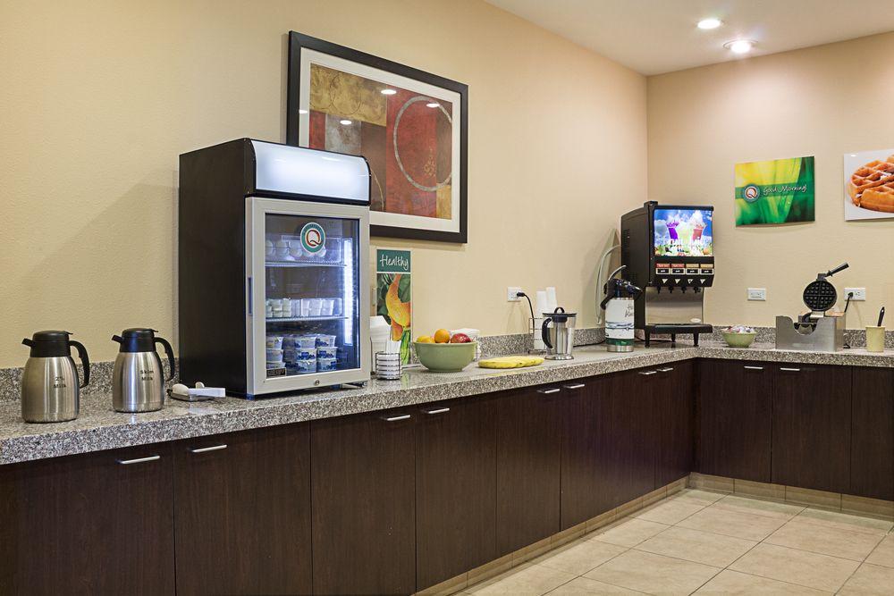 Quality Inn & Suites Minot Kültér fotó