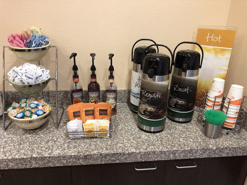 Quality Inn & Suites Minot Kültér fotó