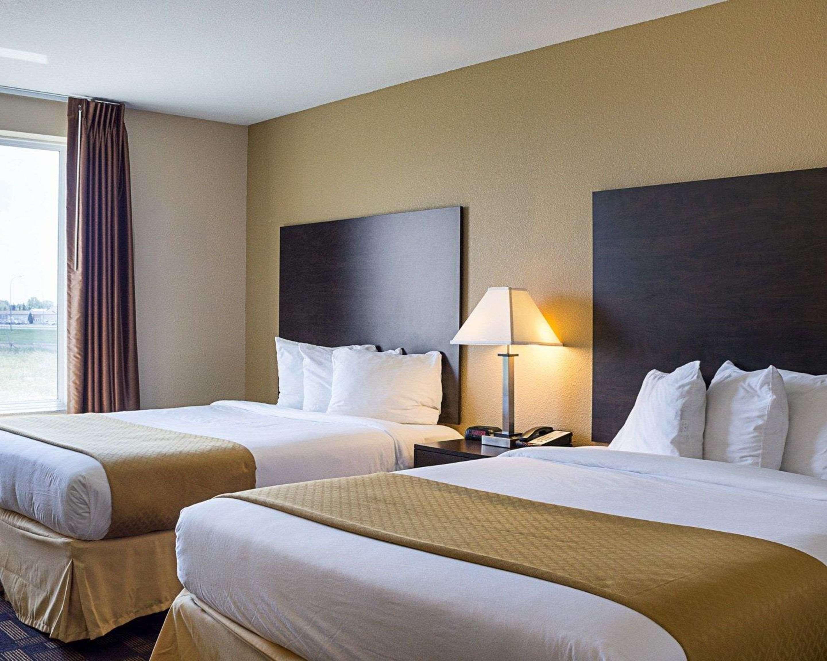 Quality Inn & Suites Minot Kültér fotó
