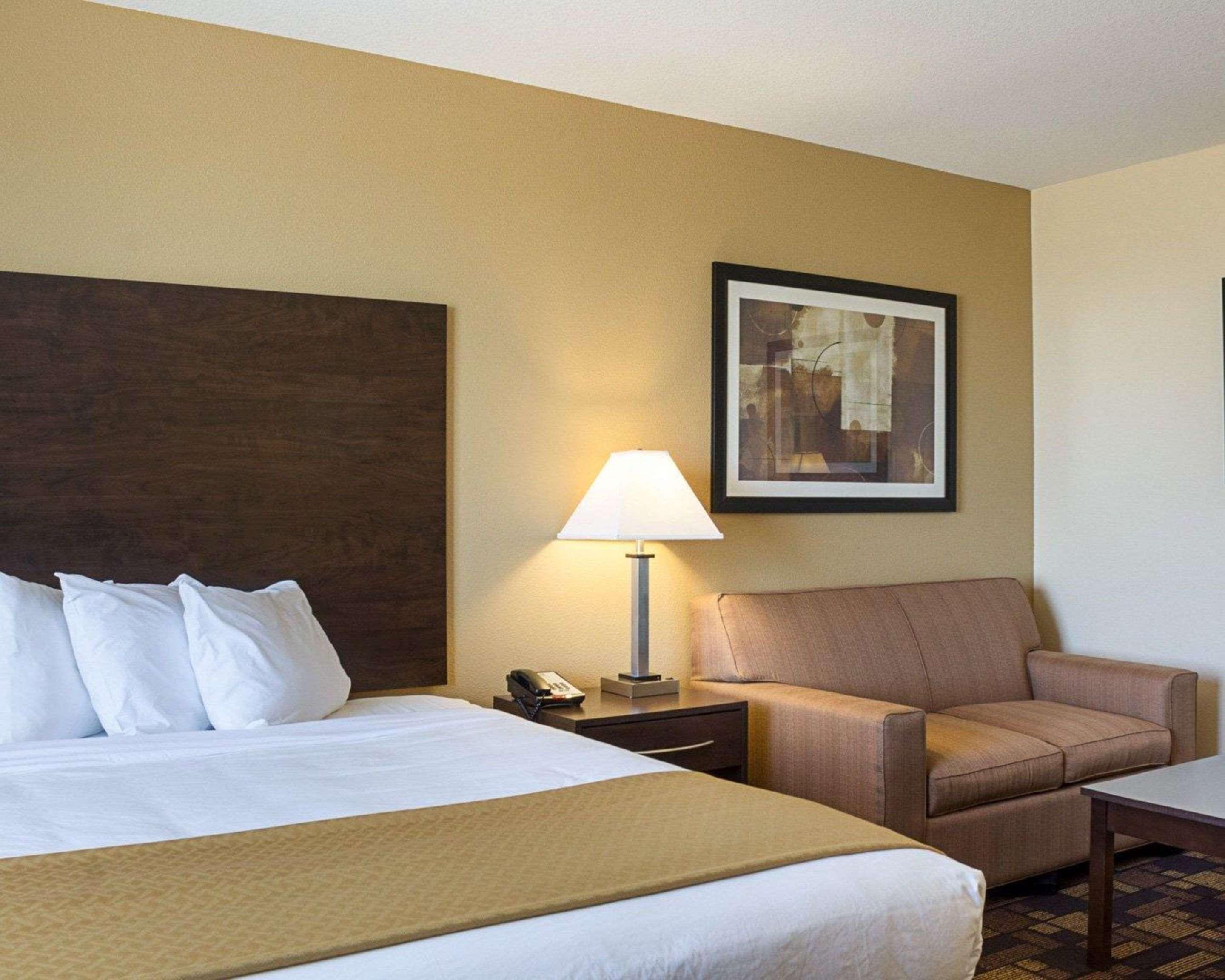 Quality Inn & Suites Minot Kültér fotó