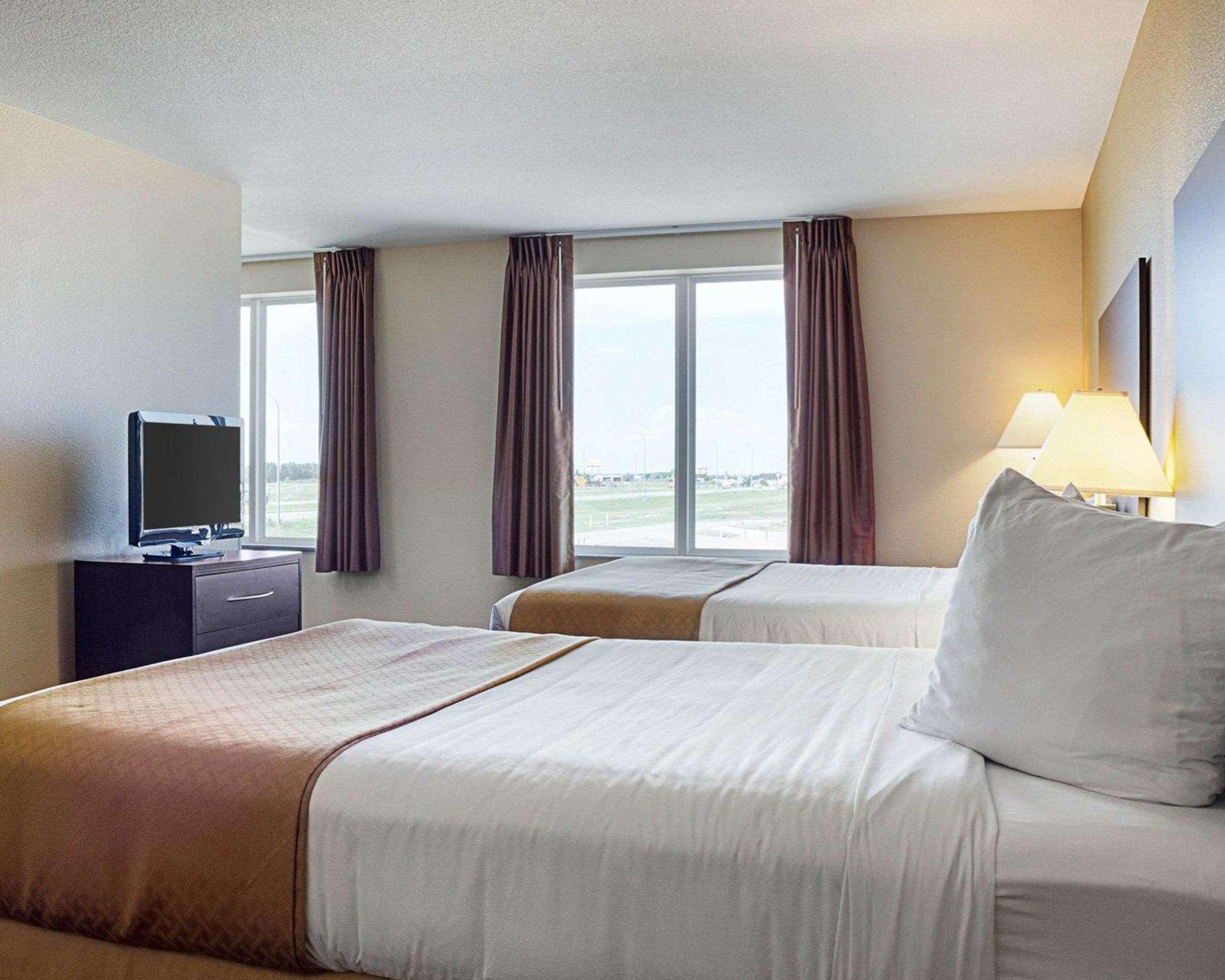 Quality Inn & Suites Minot Kültér fotó