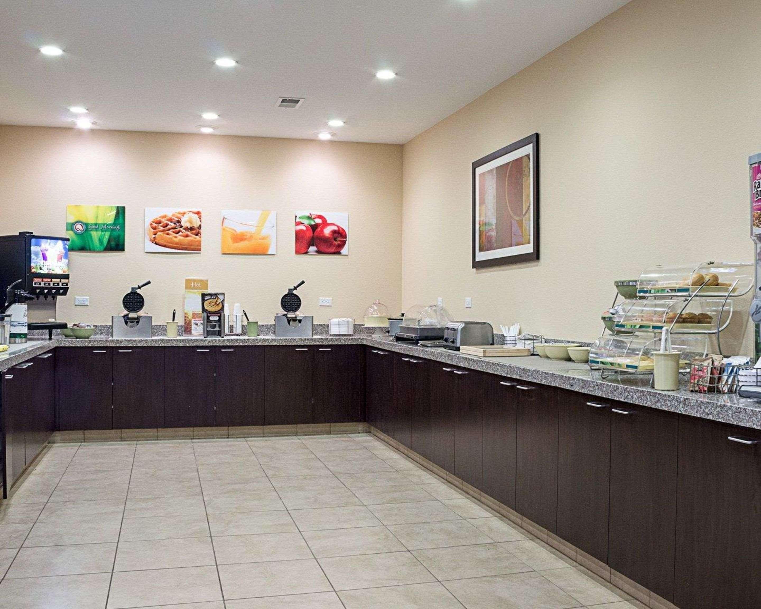 Quality Inn & Suites Minot Kültér fotó