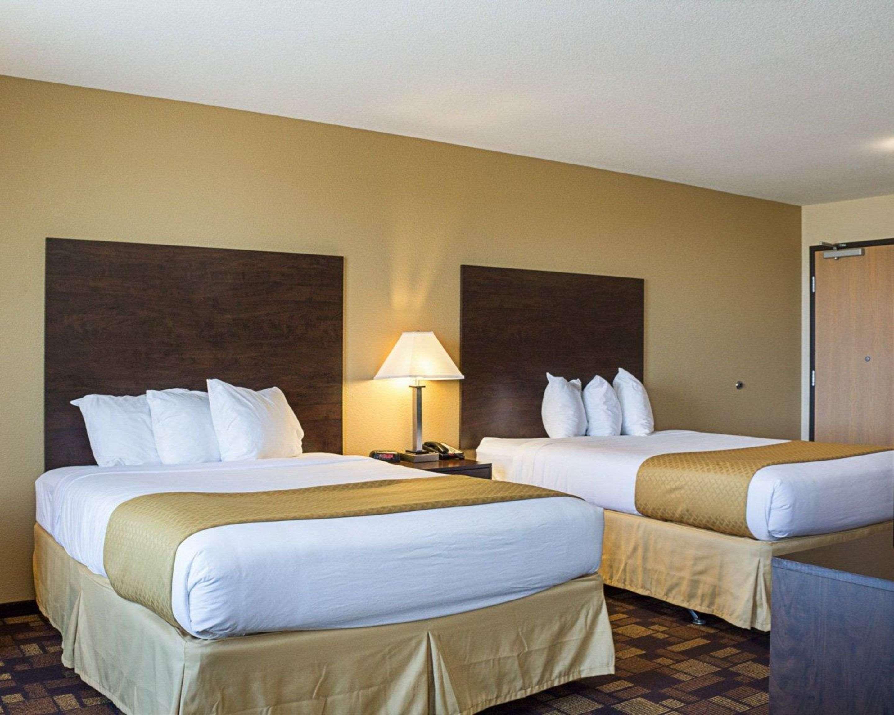 Quality Inn & Suites Minot Kültér fotó