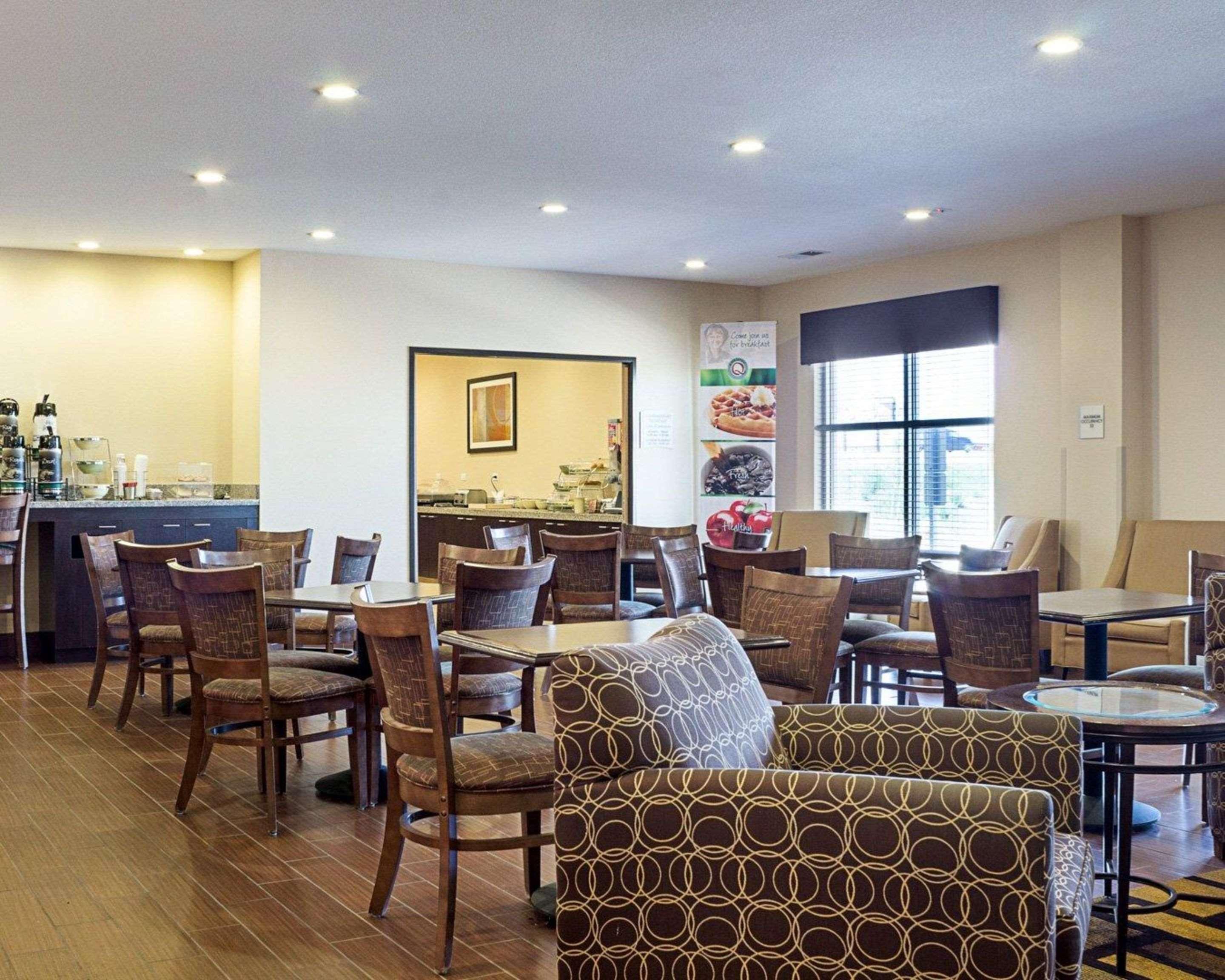 Quality Inn & Suites Minot Kültér fotó